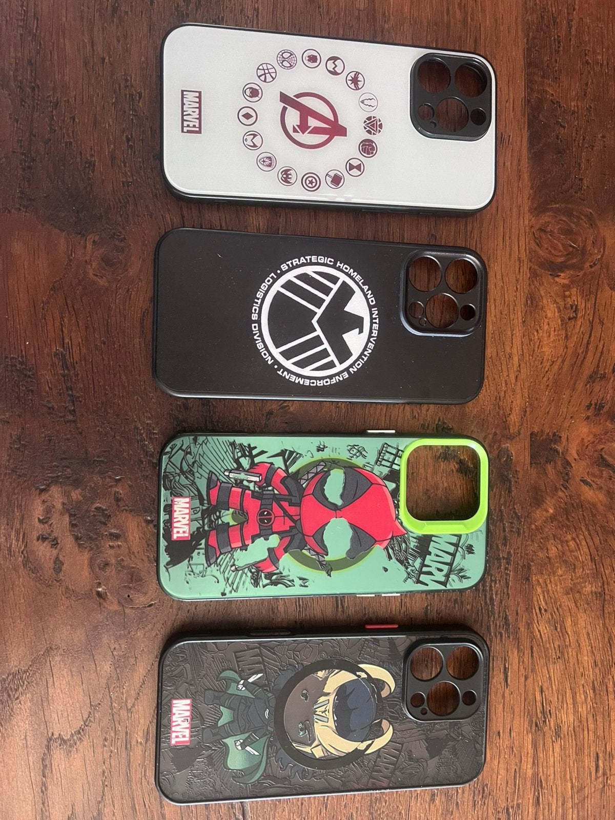4 coques iphone 16 pro max avangers marvel, Enlèvement ou Envoi, Comme neuf, IPhone 16