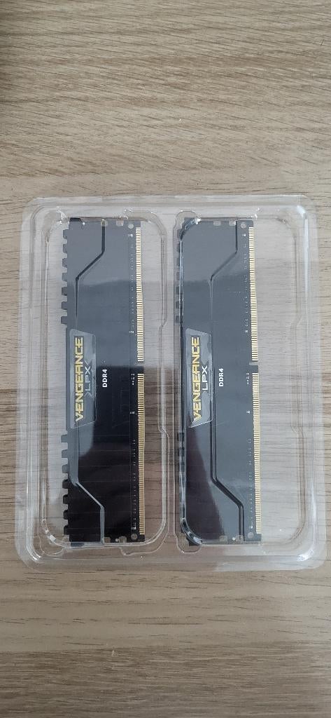 Corsair 32GB DDR4 3200 (2X16), 32 GB, DDR4, Ophalen of Verzenden, Zo goed als nieuw