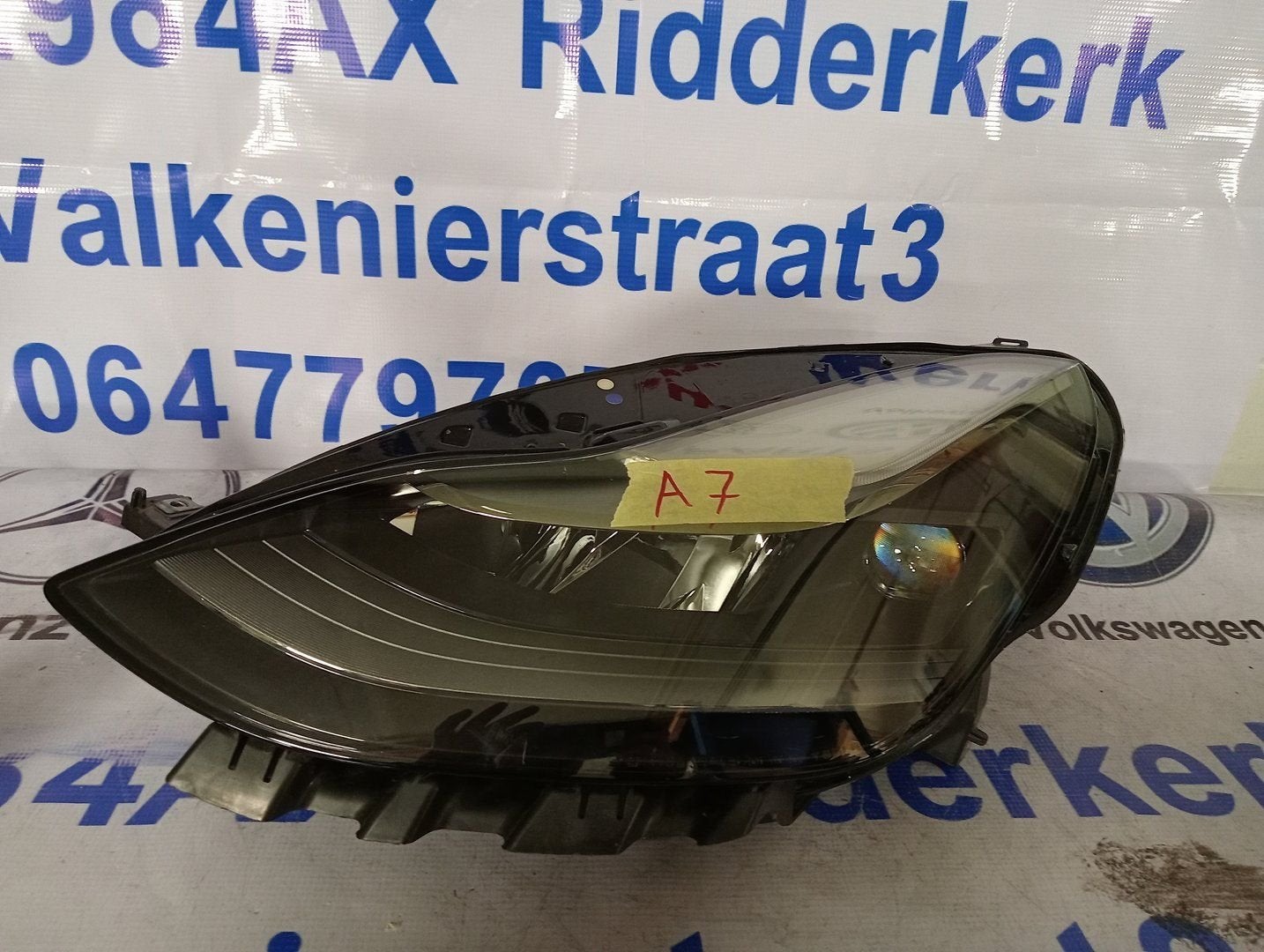 TESLA MODEL 3 Koplampen links met artikelnummer 1077372-00, -, Utilisé, Autres marques automobiles, -