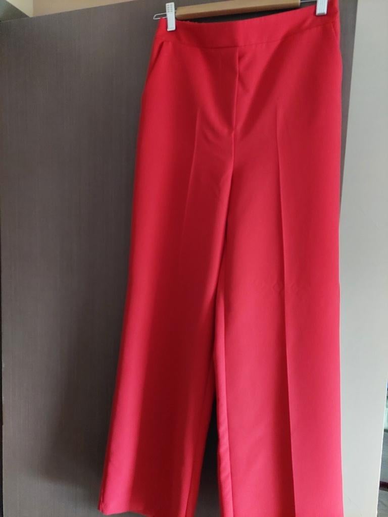 rode broek, Rouge, Taille 38/40 (M), Enlèvement ou Envoi, Lola & Liza