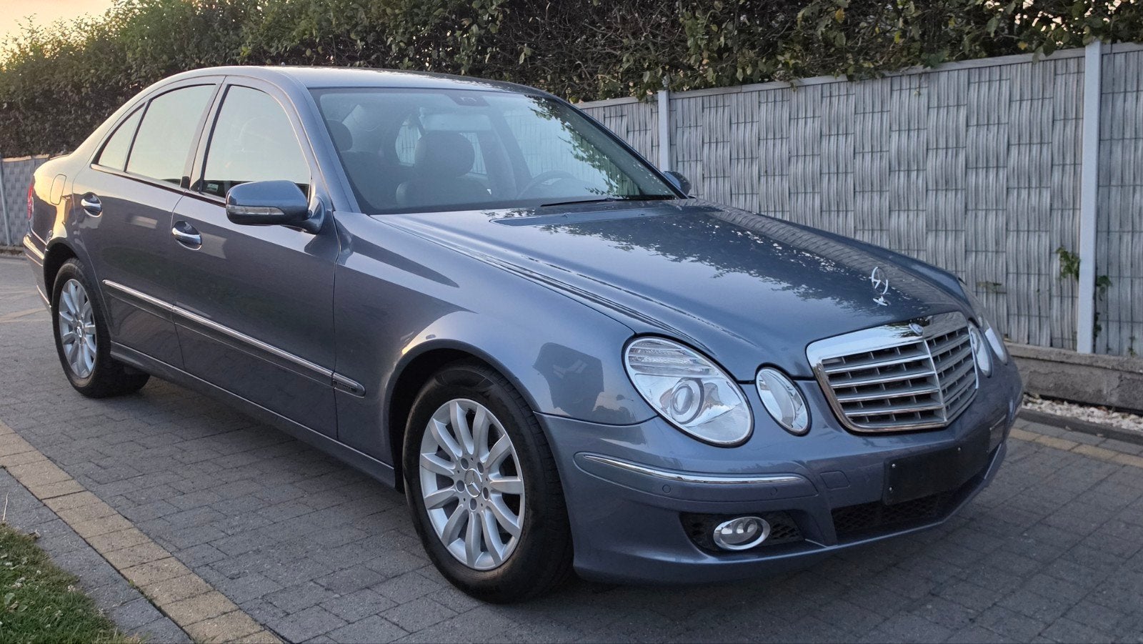 Mercedes E200 CDI Automatic 1er propriétaire, Autos, Achat, 4 portes, Capteur de stationnement, Entretenue par le concessionnaire