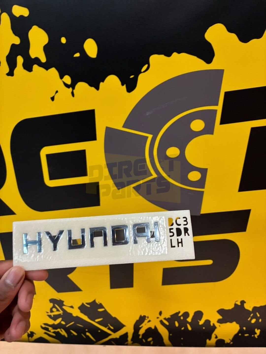 Hyundai Bayon (6/21>) embleem achterzijde Origineel! 86311Q0, Neuf, -, Hyundai, -
