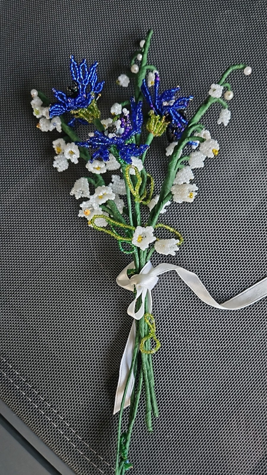 handgemaakte kraaltjes lelietjes van Dalen met korenbloemen, Enlèvement ou Envoi