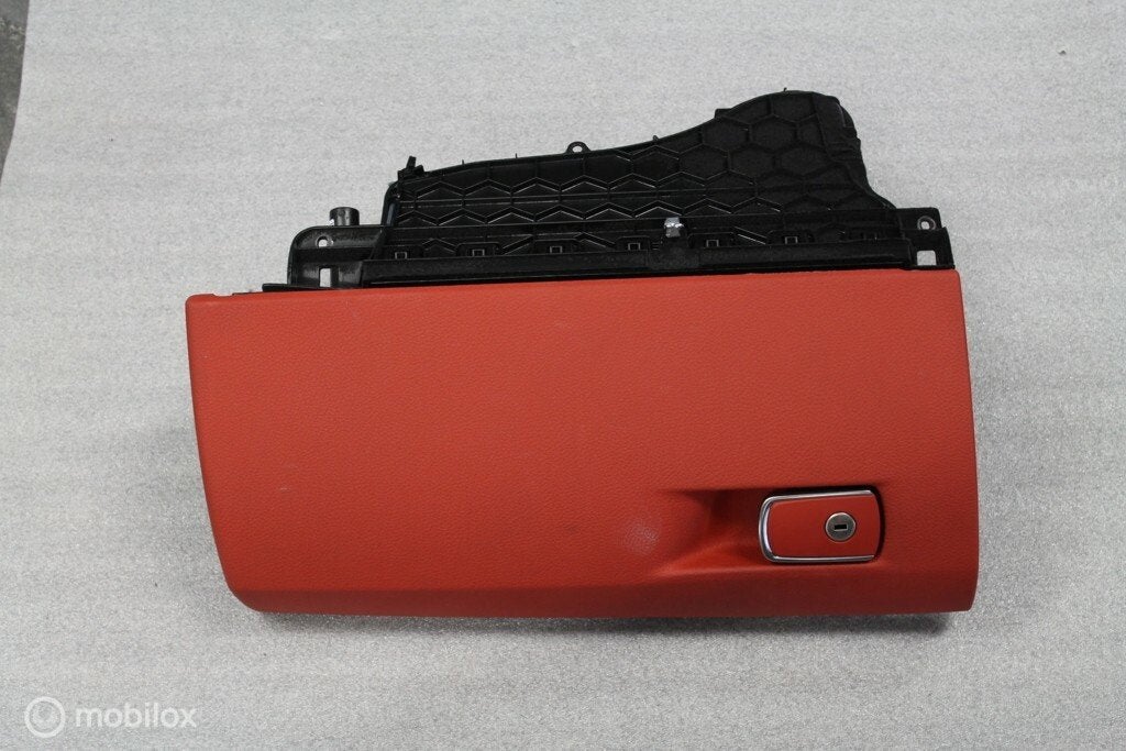 Boîte à gants rouge BMW 4 serie F32 F33 F36 F82 F83, Auto-onderdelen, Dashboard en Schakelaars, Gebruikt, Ophalen of Verzenden