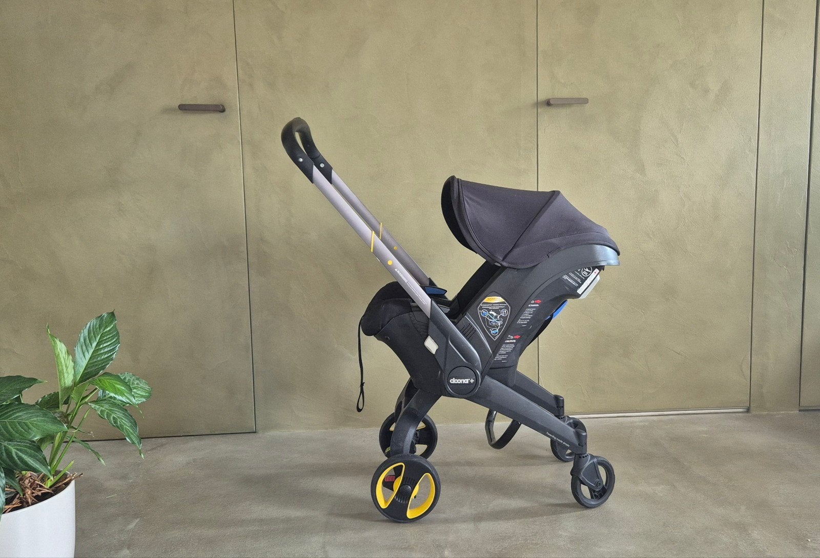 Doona - autostoel - black, Kinderen en Baby's, Autostoeltjes, Ophalen, Isofix