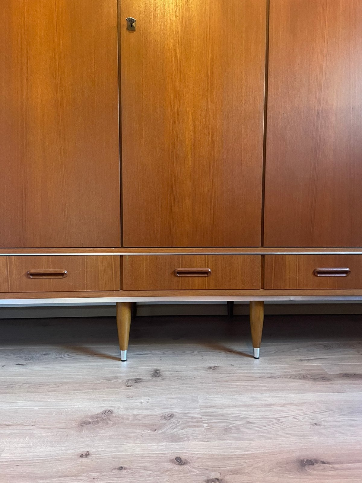 Vintage design kledingkast, Ophalen, Met lade(s), 200 cm of meer, 150 tot 200 cm