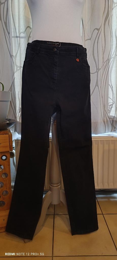 Pantalon noir femme Relaxed, T46. 👖, Vêtements | Femmes, Grandes tailles, Comme neuf, Pantalon ou Jeans, Noir, Enlèvement ou Envoi