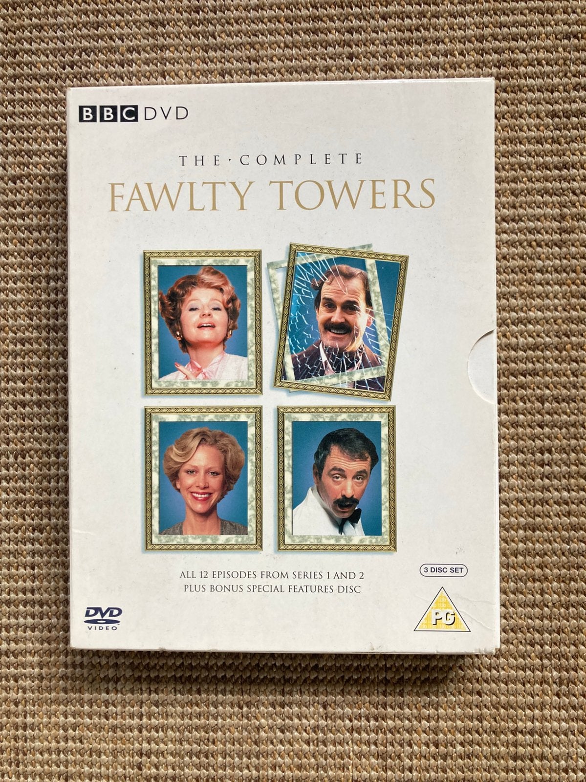 Dvd box Falty Towers, Bonusmateriaal, Alle leeftijden, Ophalen of Verzenden, Duits