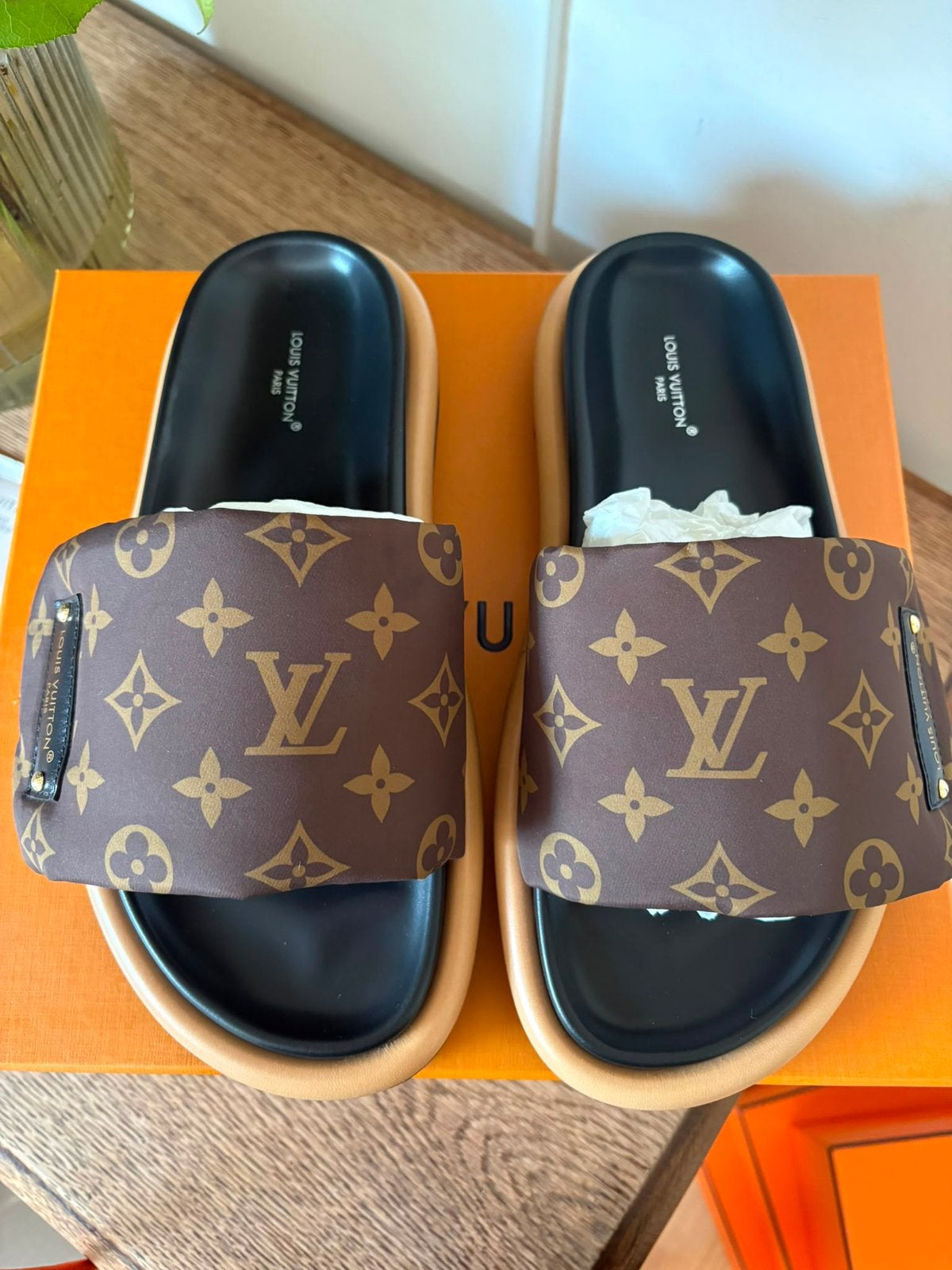 Pool Pillow Flat Comfort Mule (LOUIS VUITTON), Vêtements | Femmes, Chaussures, Comme neuf, Brun, Enlèvement, Autres types