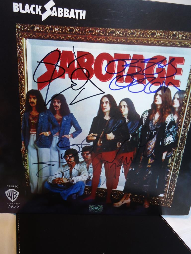 Black Sabbath Ozzy Osbourne 4x Handgetekend certificaat😎🎶, Ophalen of Verzenden, Nieuw, Overige typen, Gesigneerd