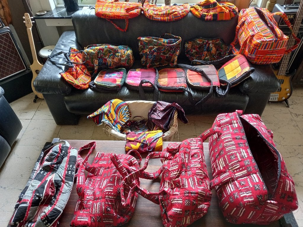 Neufs: Sacs, nappes avec sets ensembles et paréos africains, Enlèvement ou Envoi, Neuf