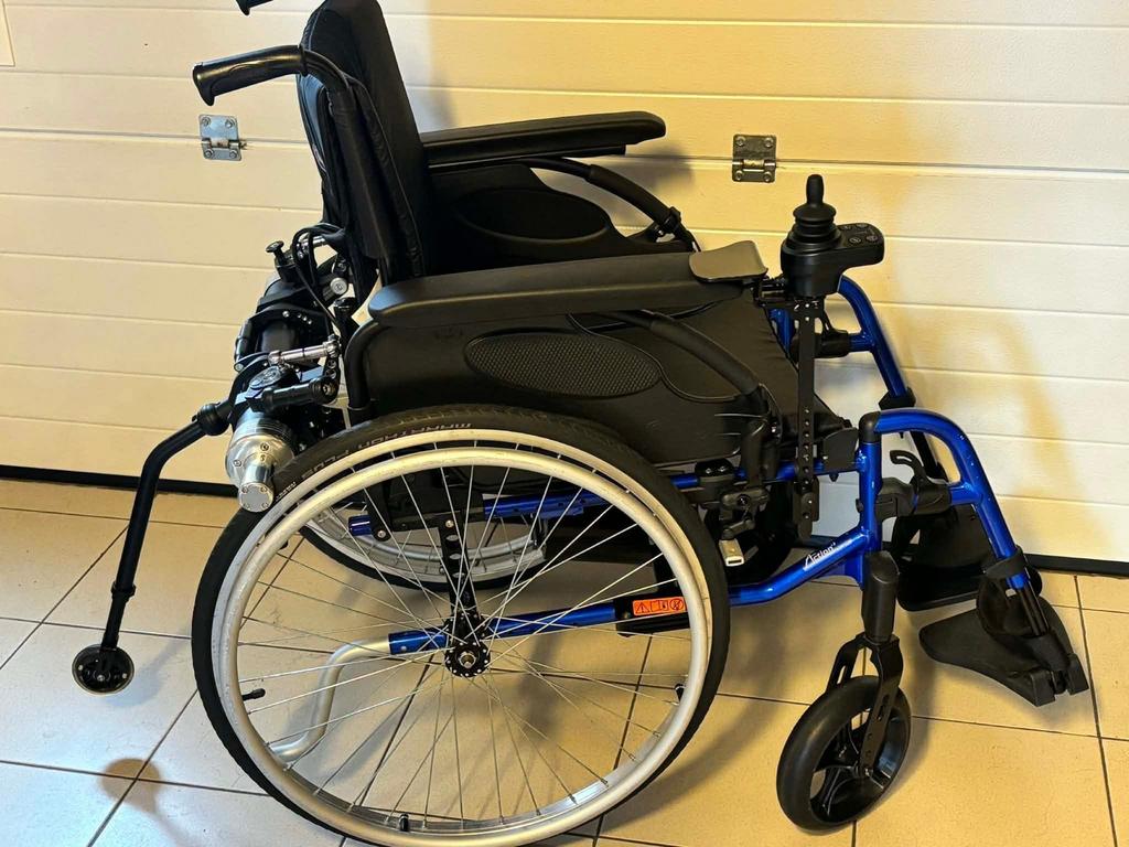 Chaise roulante motorisée, Ophalen, Zo goed als nieuw