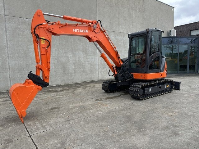 Pelle de taille moyenne Hitachi ZX60 USB-3F de 2012, Excavatrice
