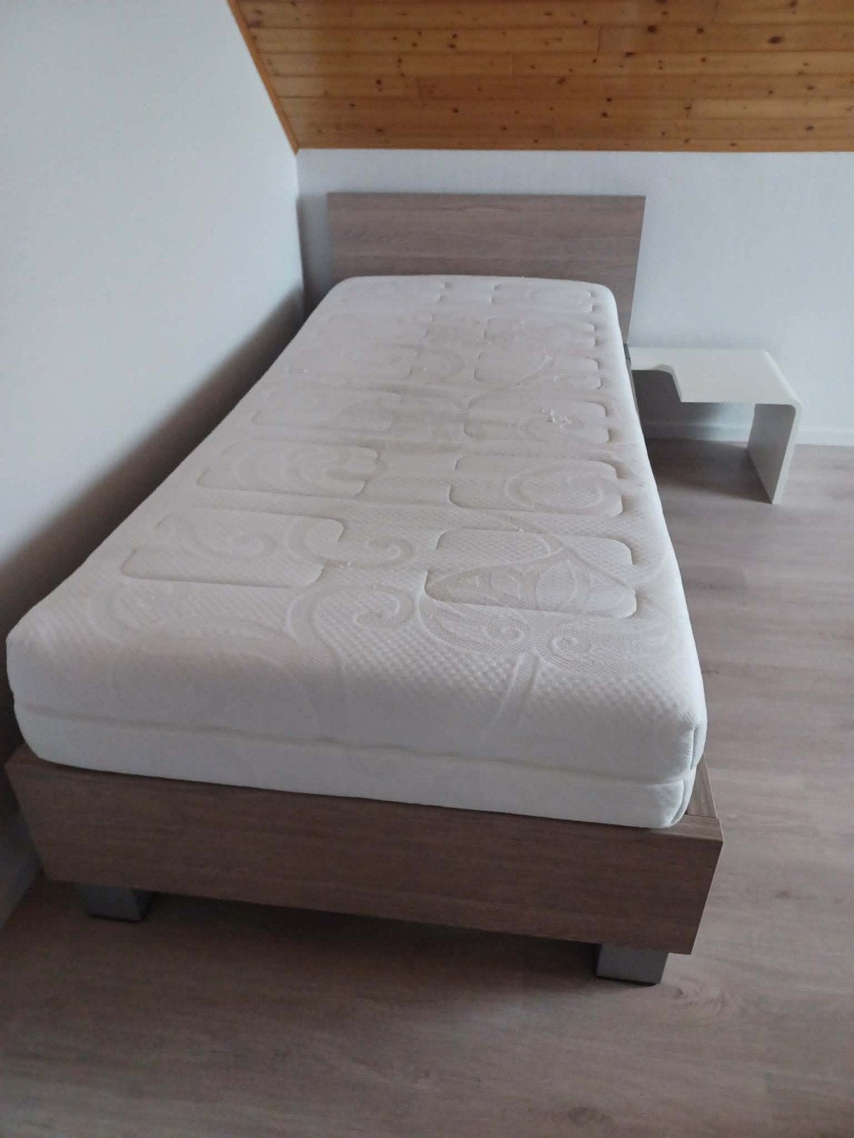 eenpersoonsbed, Ophalen, 90 cm, Eenpersoons, Bruin