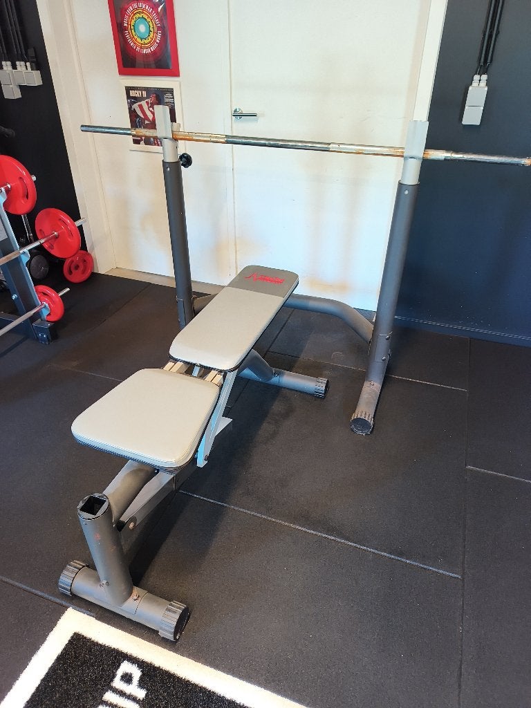 Verstelbard bank + rack en stang + gewichten, Sport en Fitness, Ophalen, Gebruikt, Fitnessbank