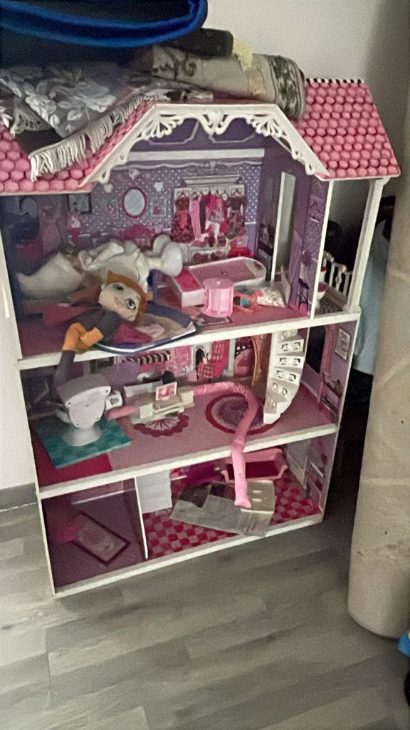 Dollhouse, Ophalen, Zo goed als nieuw