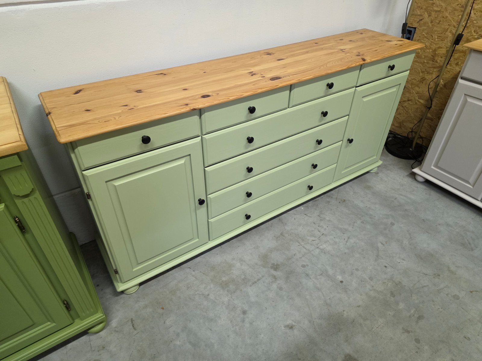 Massief grenen dressoir 178cm.Volledig opgemaakt., Huis en Inrichting, Ophalen