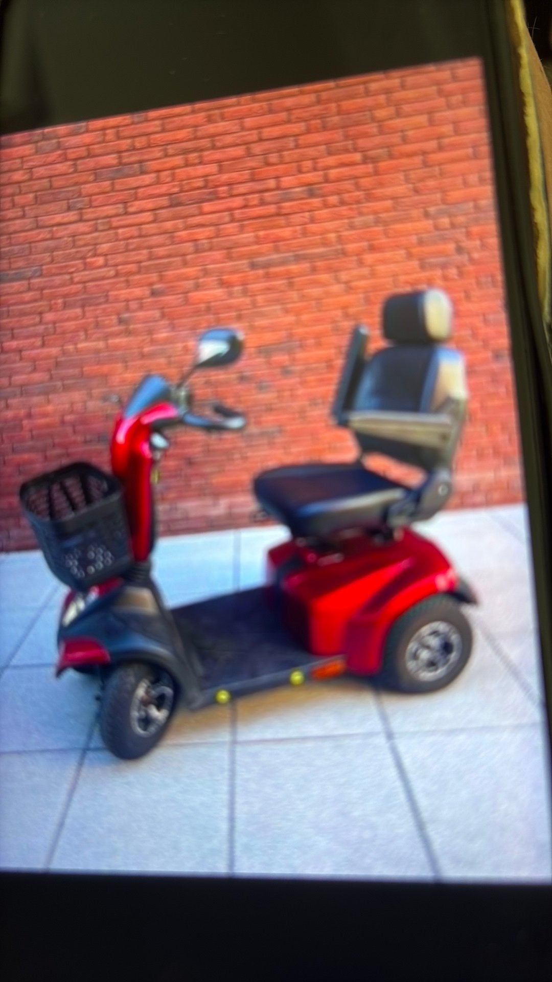 Mobiele scooter - Merk Drive DeVilbiss 3 jaar oud rood, 36 à 45 km, Drive, Comme neuf, 11 à 15 km/h