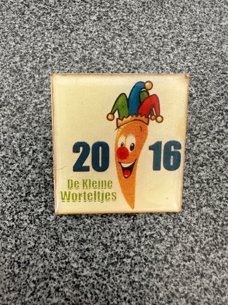 Pin van de Ridders in de Wortelorde 2016 carnaval Ninove, Collections, Collections Autre, Enlèvement ou Envoi, Utilisé