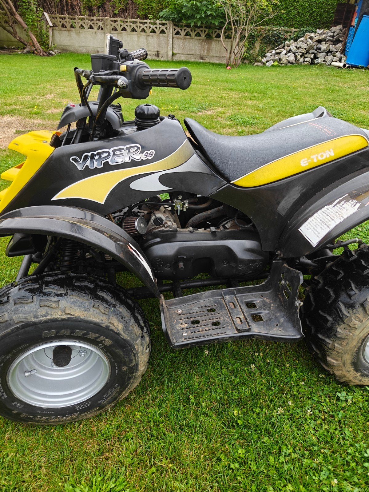 Eton viper 90cc, Motos
