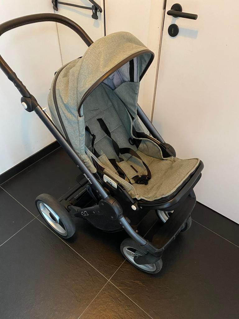 Mutsy buggy complete set, Kinderen en Baby's, Buggy's, Zo goed als nieuw, Maxi-Cosi, Regenhoes, Ophalen