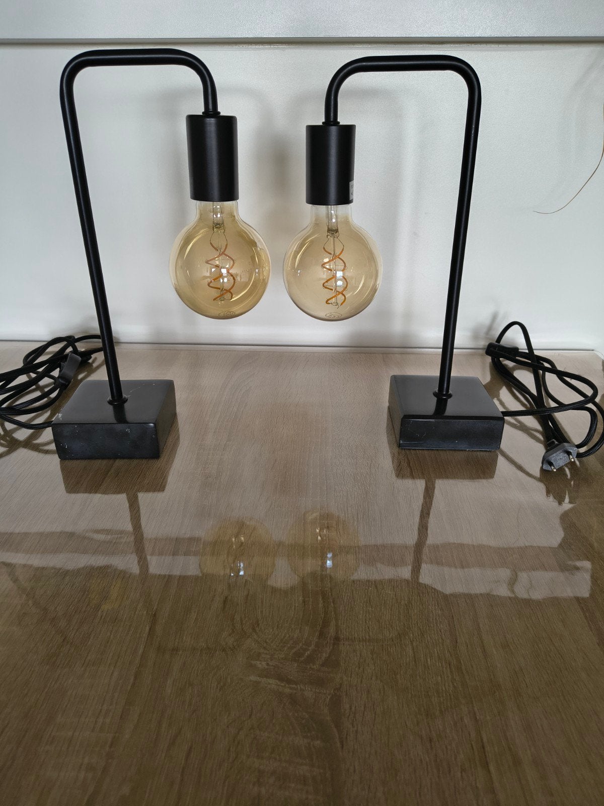KOOPJE ! 2 tafel/nachtkastlampen. Lampen inbegrepen., Ophalen