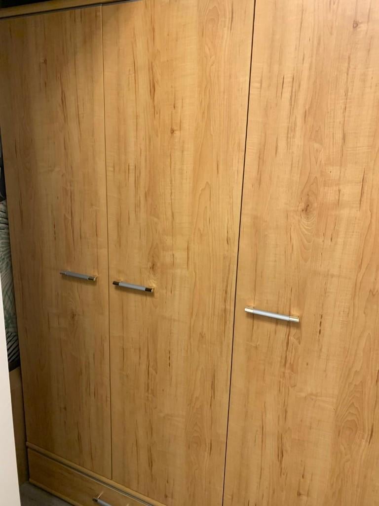 Chambre a coucher complète est très solide., Enlèvement, Utilisé, Une personne