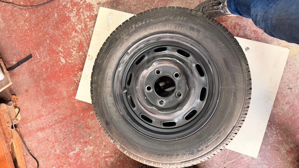 4 Jantes acier d’origine 09/63 + Pneus neufs 165/80 R15, Neuf, 15 pouces, Pneus et Jantes, Enlèvement ou Envoi
