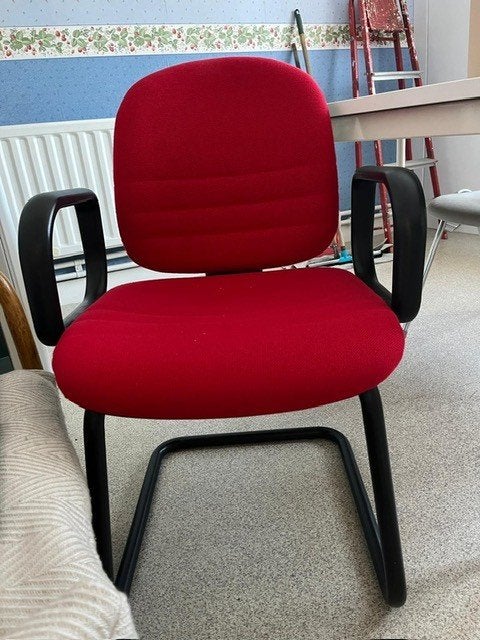 Chaise de bureau rouge confortable avec accoudoirs, Enlèvement, Comme neuf, Rouge, Une