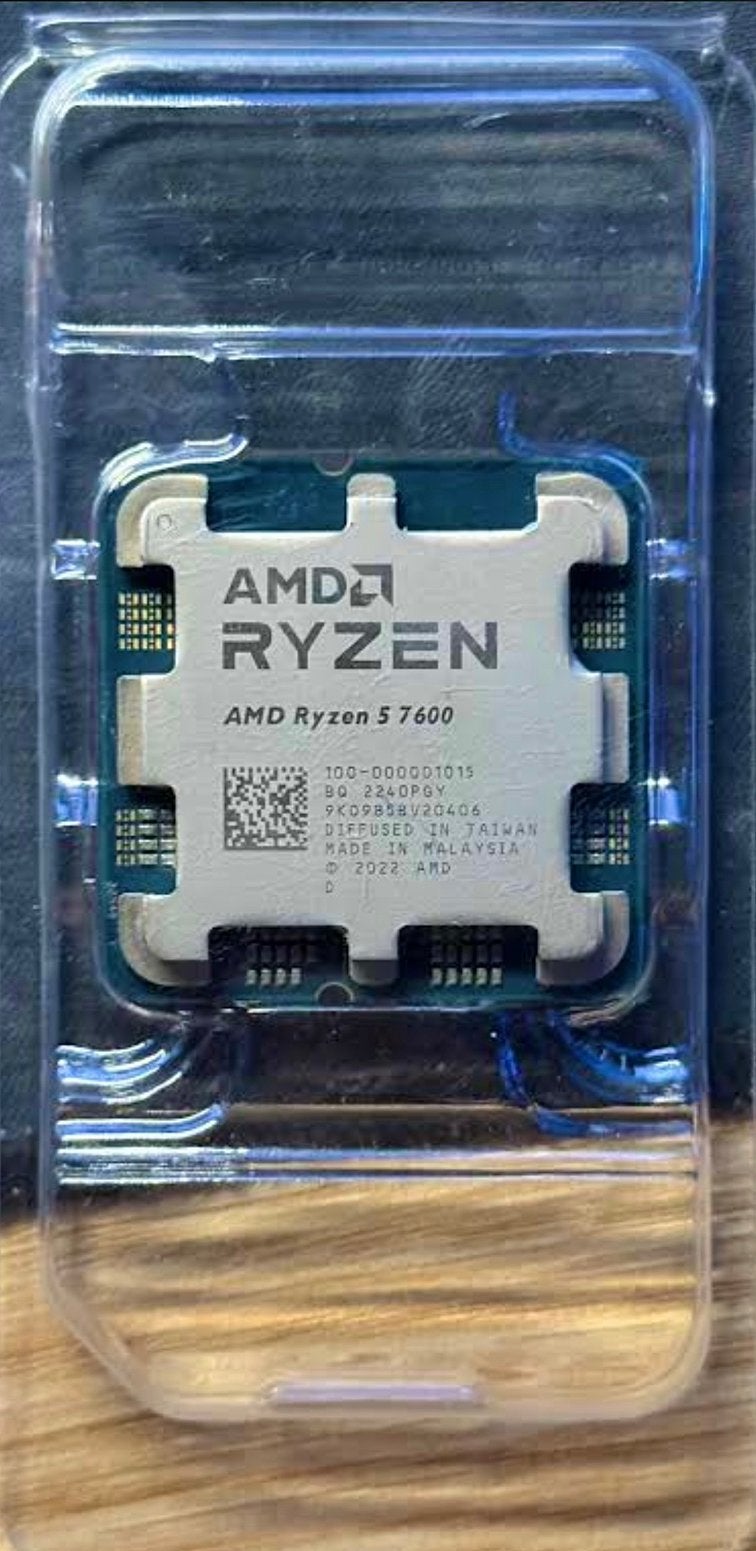 AMD Ryzen 5 7600 – Processeur AM5, Computers en Software, Ophalen, Zo goed als nieuw