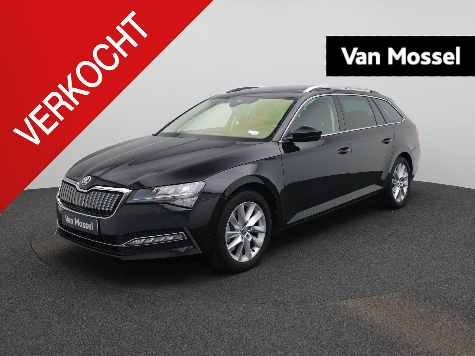 Skoda Superb Combi 1.4 TSI iV 160kW DSG6 Clever, Auto's, Skoda, Stof, Gebruikt, Zwart, 4 cilinders