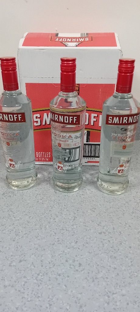 3 bouteilles de vodka Smirnoff, Collections, Enlèvement, Neuf, Pleine
