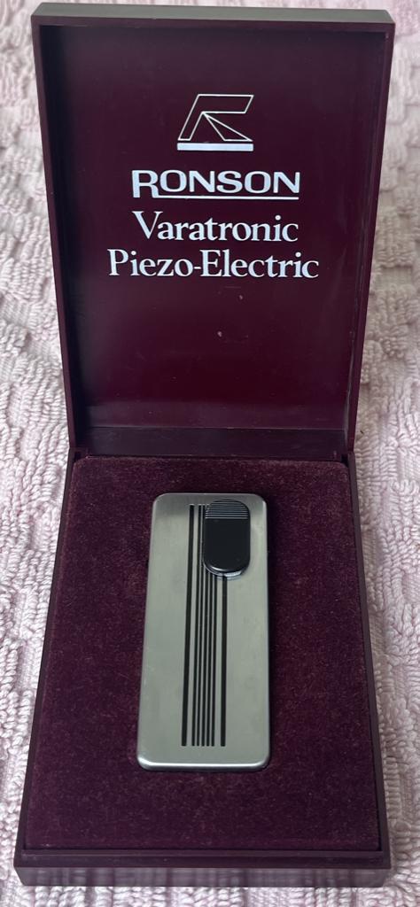 Mooie vintage Ronson Varatronic Piezo-Electric aansteker., Ophalen of Verzenden, Zo goed als nieuw, Aansteker
