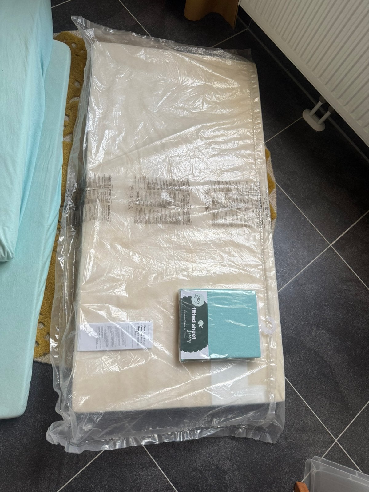 Babymatrassen 3 stuks met hoeslakens, Kinderen en Baby's, Kinderkamer | Beddengoed, Ophalen, Zo goed als nieuw
