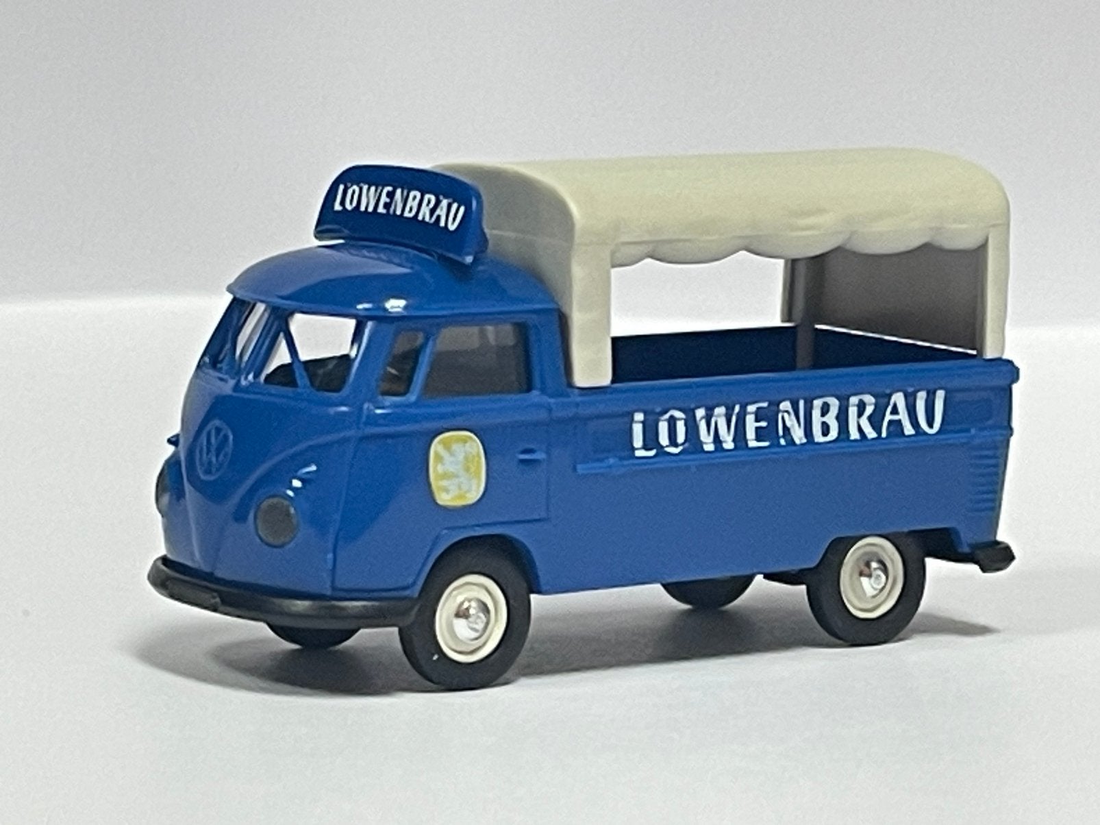 Brekina VW T1 Lowenbrau 1/87, Ophalen of Verzenden, Zo goed als nieuw, Bus of Vrachtwagen, Brekina