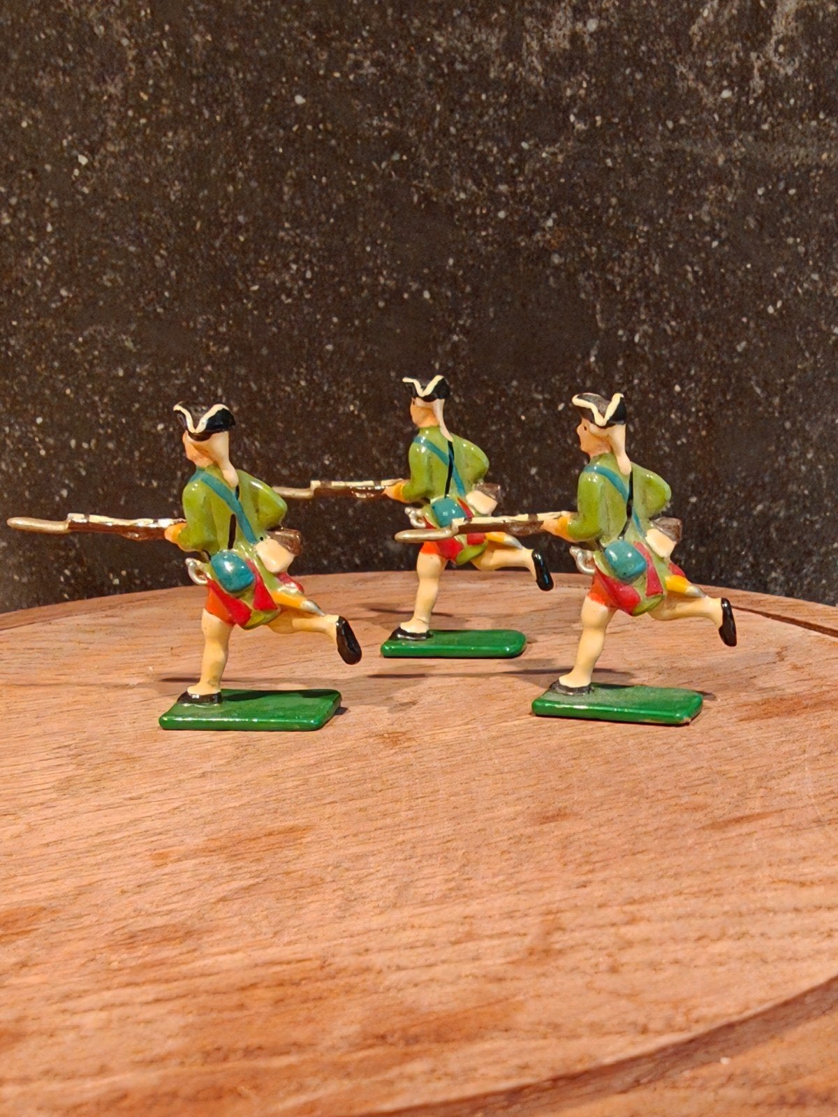 6 handgeschilderde tinnen vintage soldaten, Antiek en Kunst, Verzenden