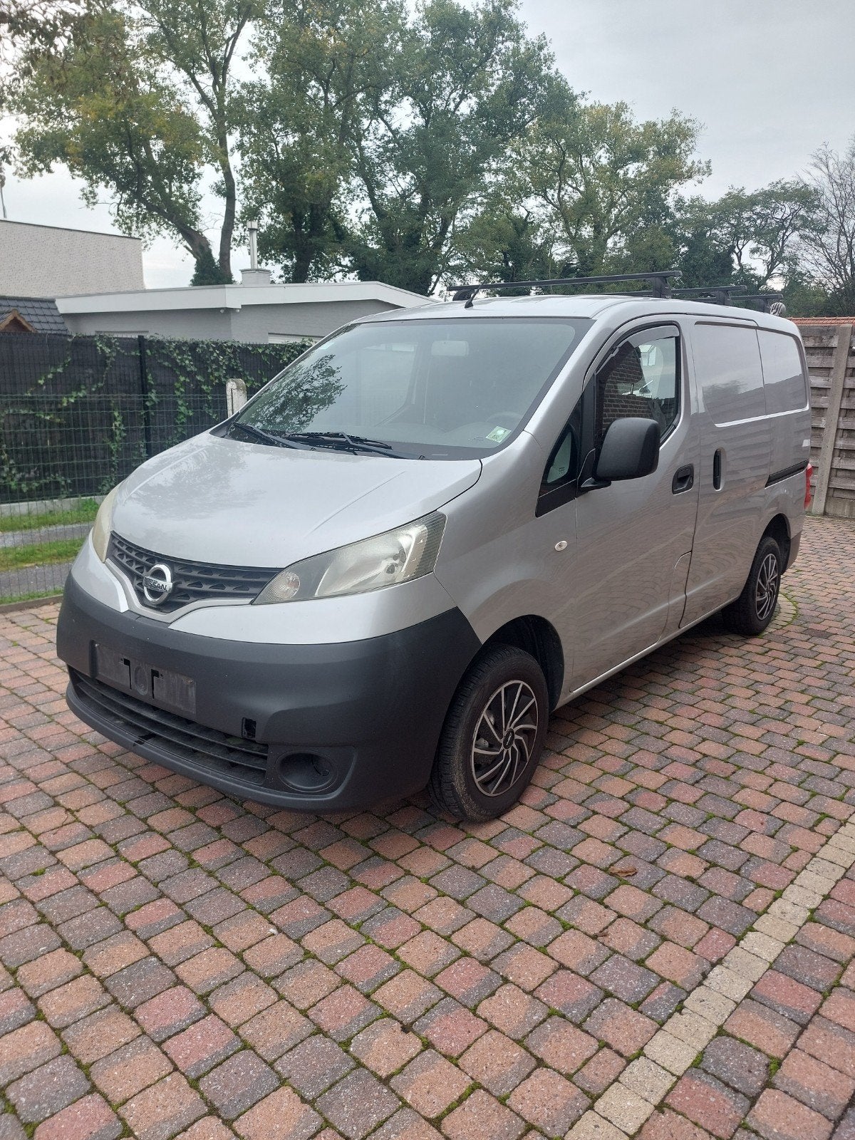 Nissan nv 200 prijs 4975 of doe een bod koopje, Dealer onderhouden, Zwart, Particulier, 2 zetels