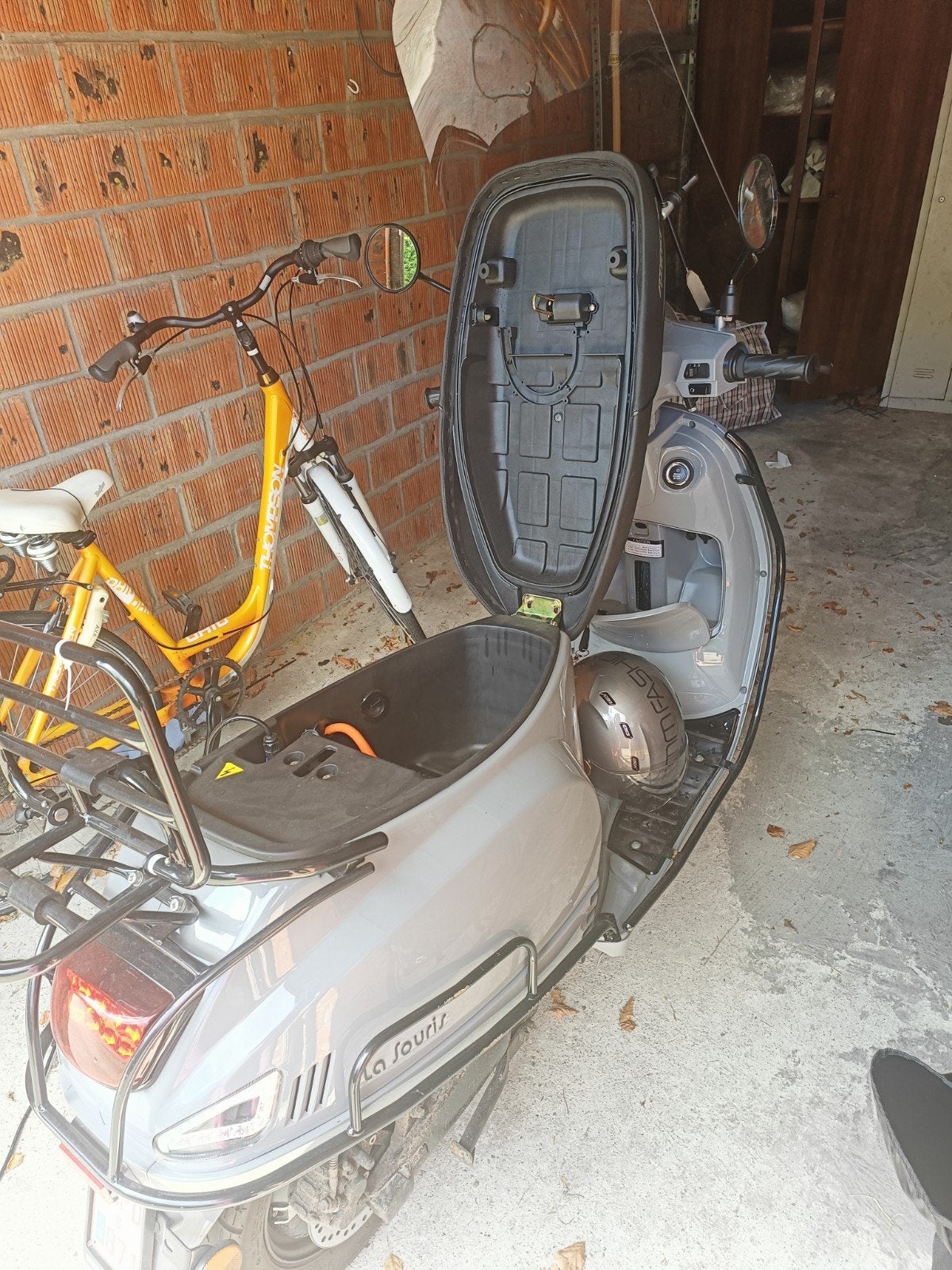 La souris e-sourini, Fietsen en Brommers, Brommers | Oldtimers, Ophalen