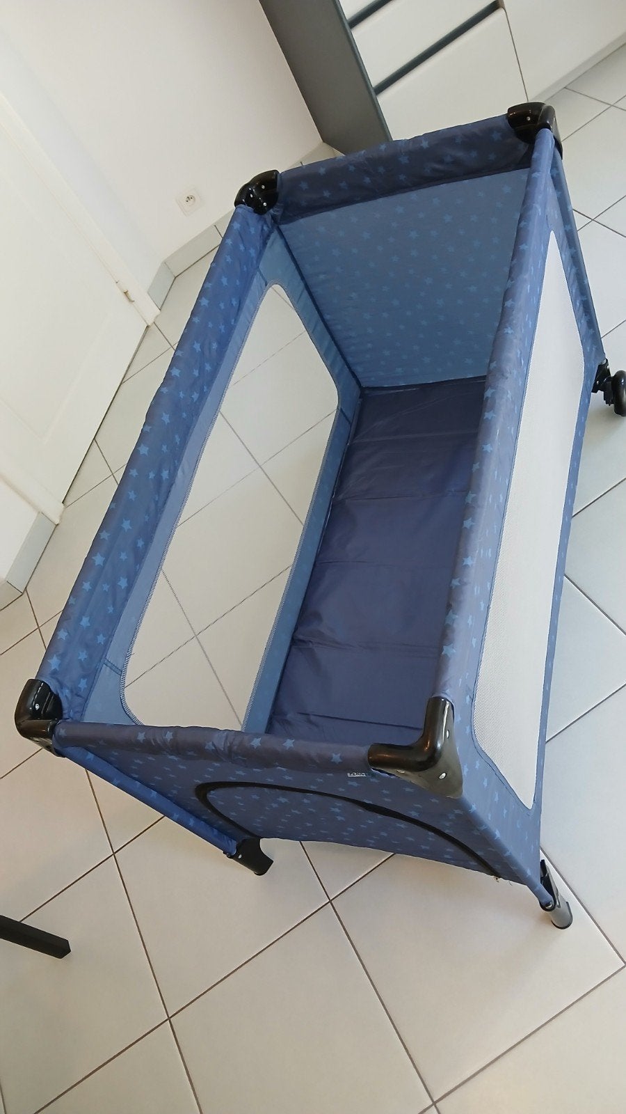lit de voyage Pericles avec matelas pliable, Enlèvement, Comme neuf, Rectangulaire, Roulettes