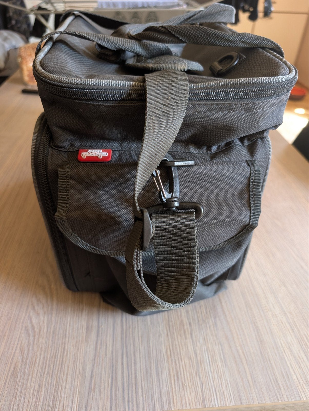 Fox XL tas met 4 boxen en wat shads, Ophalen