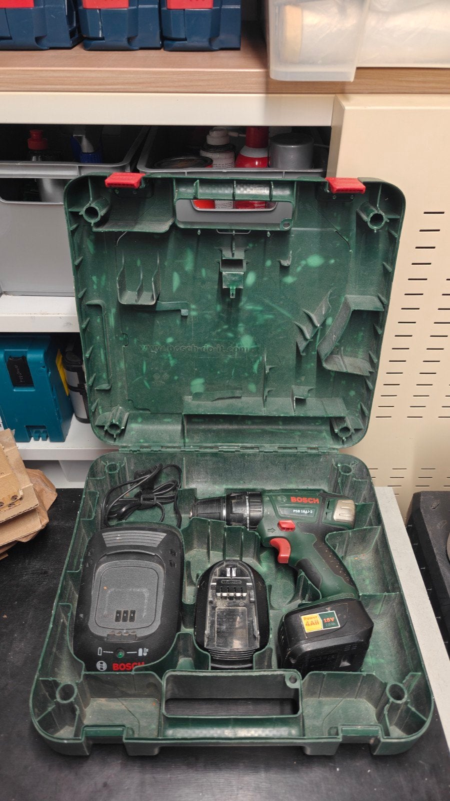 BOSCH schroef- en boormachine  PSB 18 LI-2  
schroefmachine, Ophalen of Verzenden, Gebruikt, Boor- en Schroefmachine, Variabele snelheid