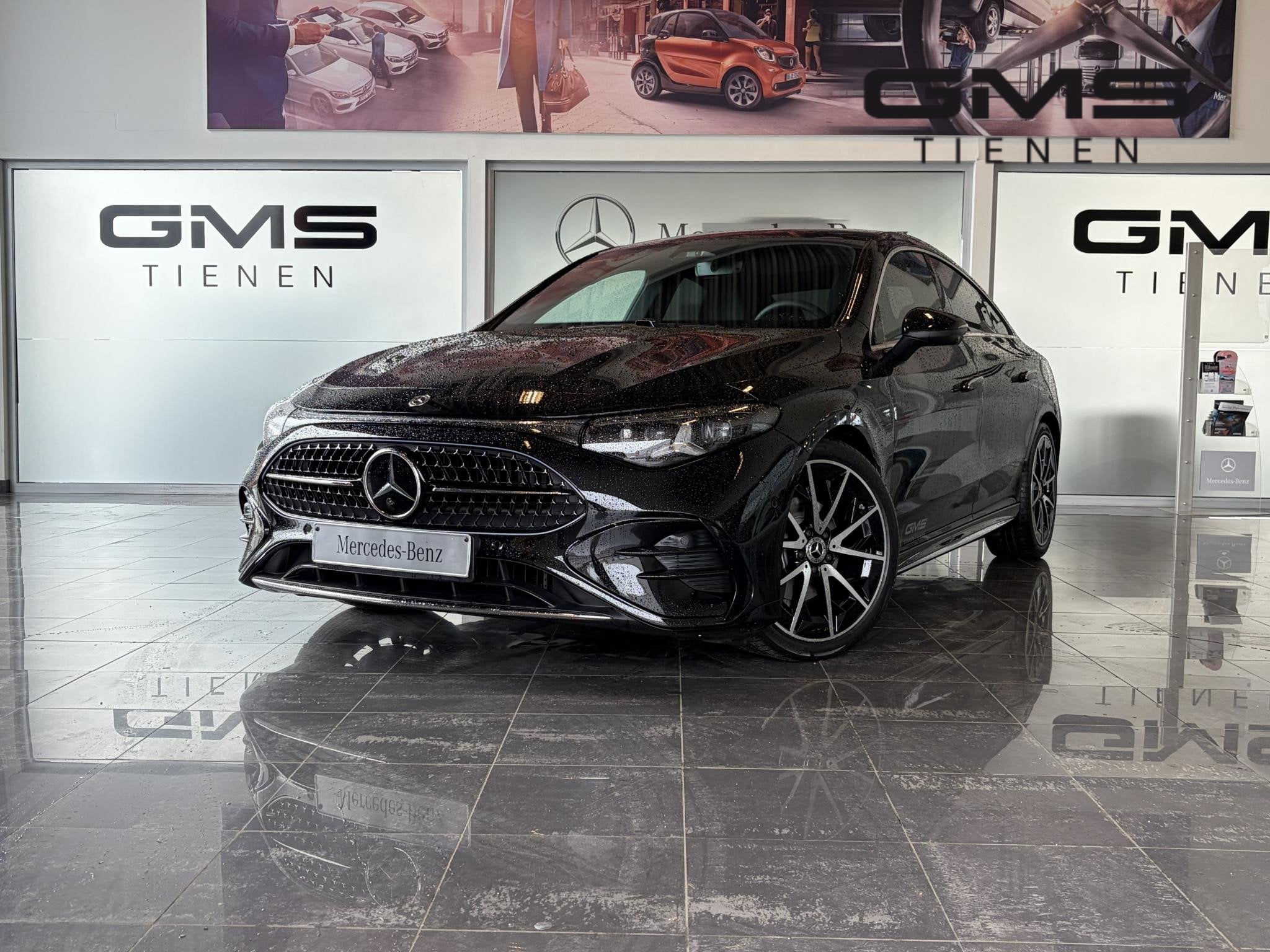 Mercedes-Benz CLA 180 AMG Line, Auto's, Mercedes-Benz, Stof, Zwart, 4 cilinders, 136 pk