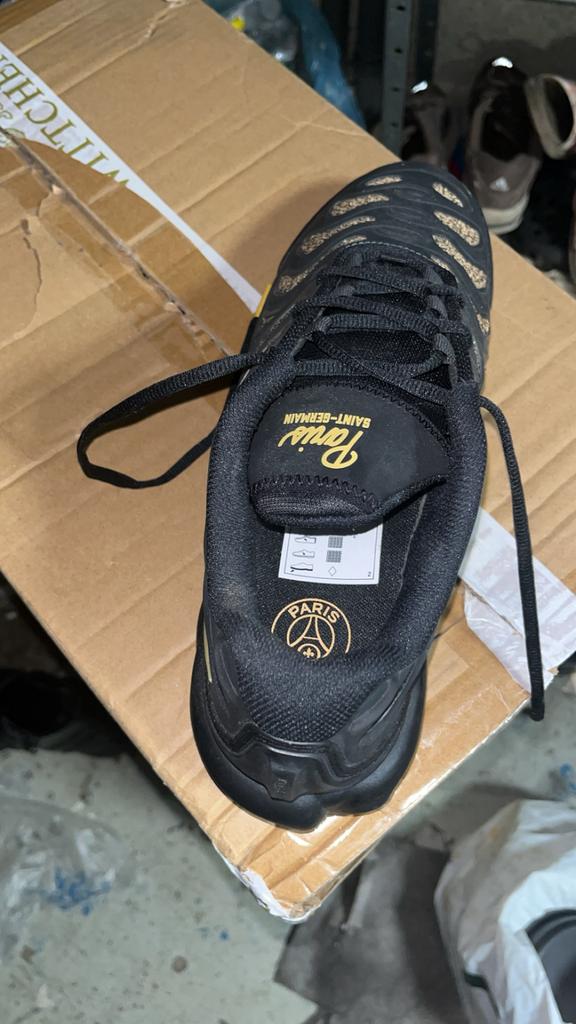 Nike ZN Neuf Original Taille 44, Enlèvement ou Envoi, Comme neuf, Baskets