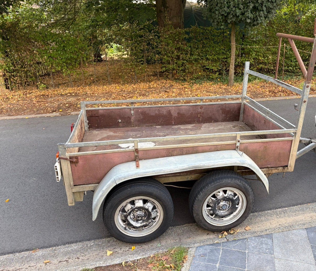 Ongeremde dubbelas aanhangwagen, Ophalen, Gebruikt