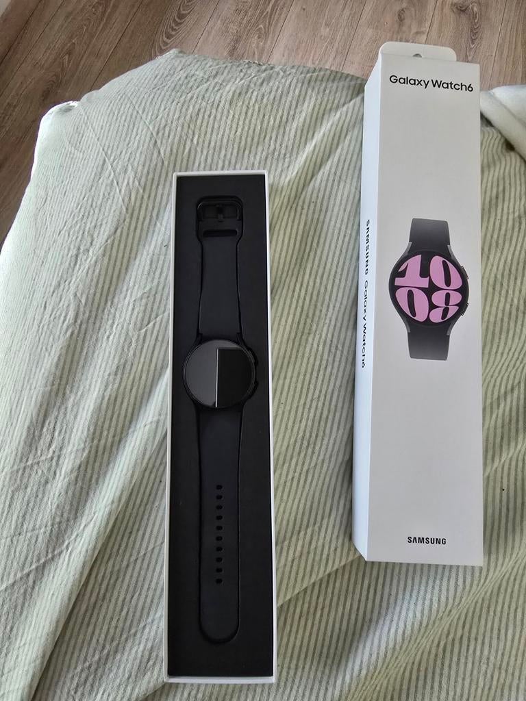 Samsung watch fe en Galaxy Buds en Samsung Air Tag., Ophalen