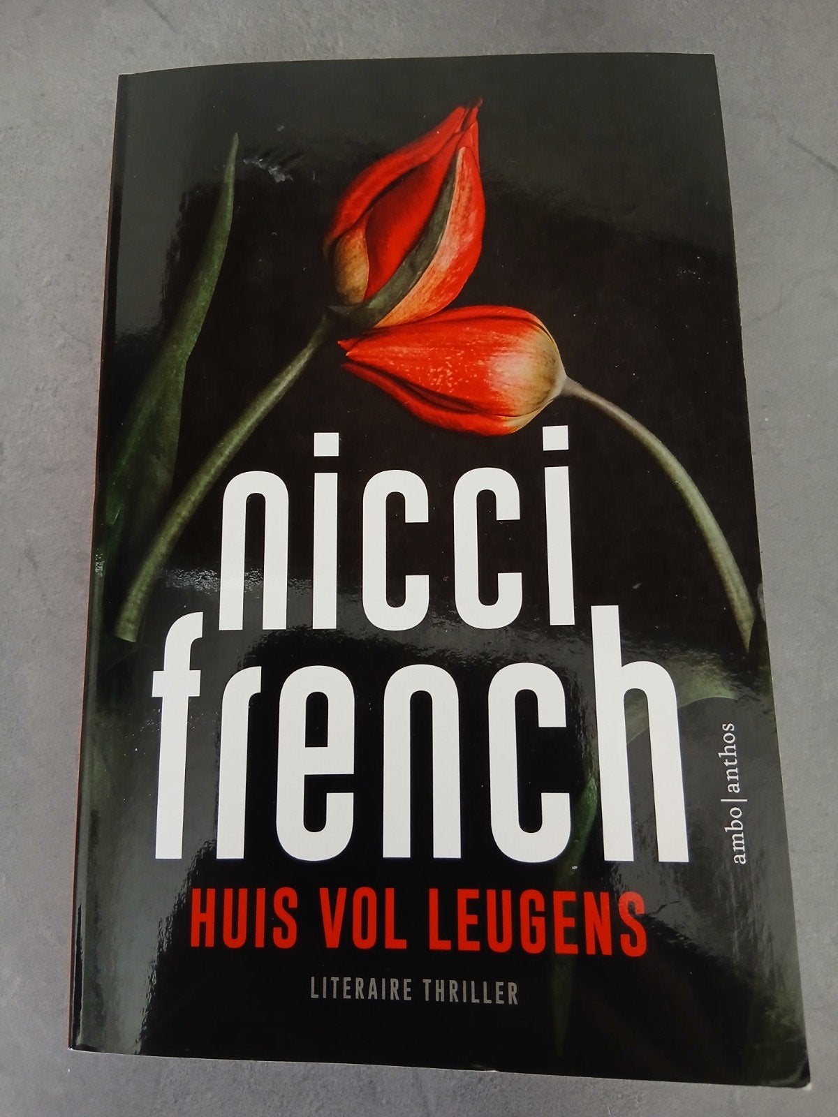 huis vol leugens van Nicci French, Ophalen