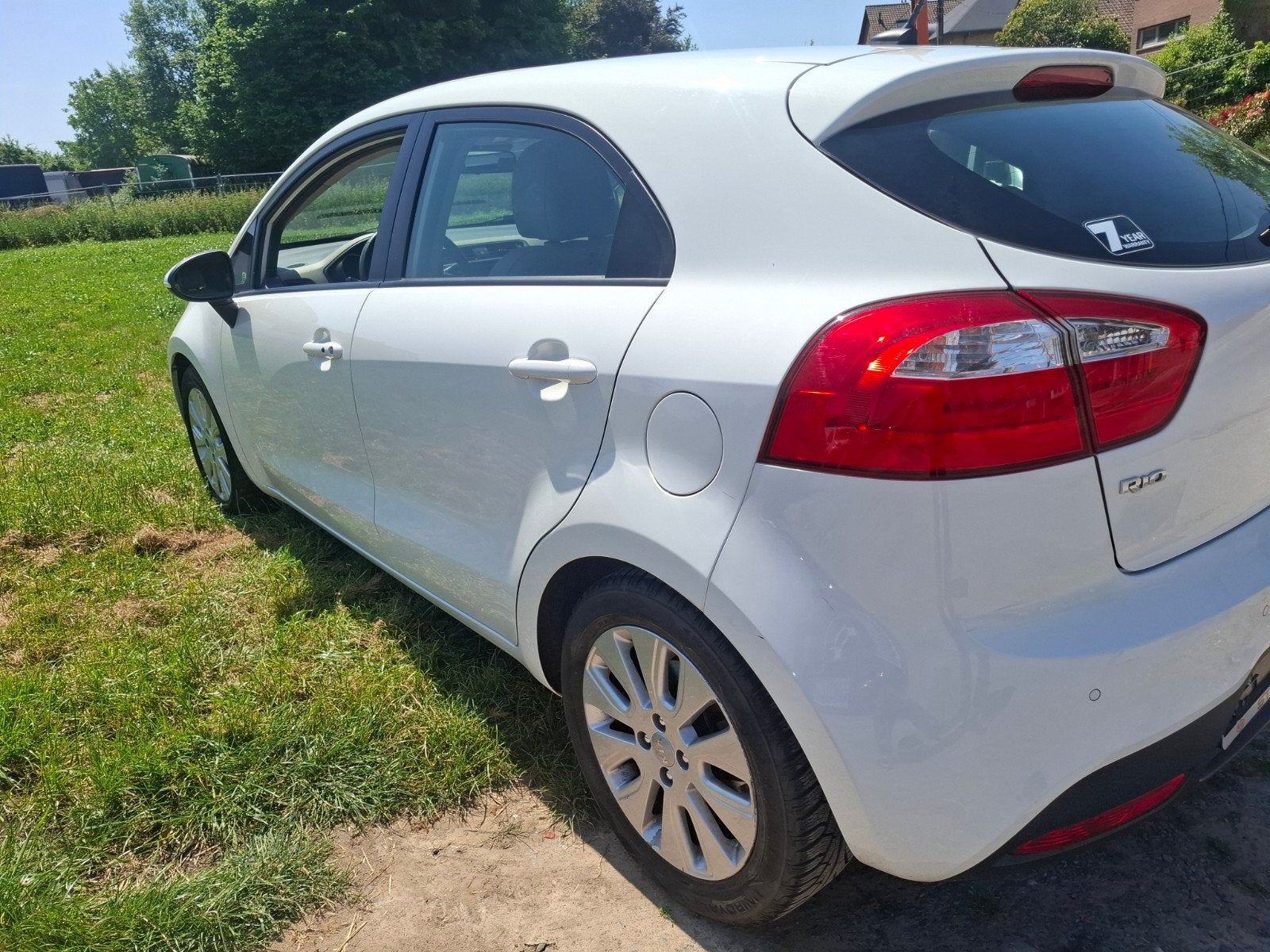 KIA RIO 1.4 BENZINE AUTOMAAT IN PERFECTE STAAT, Auto's, Kia, Automaat, https://public.car-pass.be/vhr/a8143aae-1317-44e7-ad92-896239bc7583