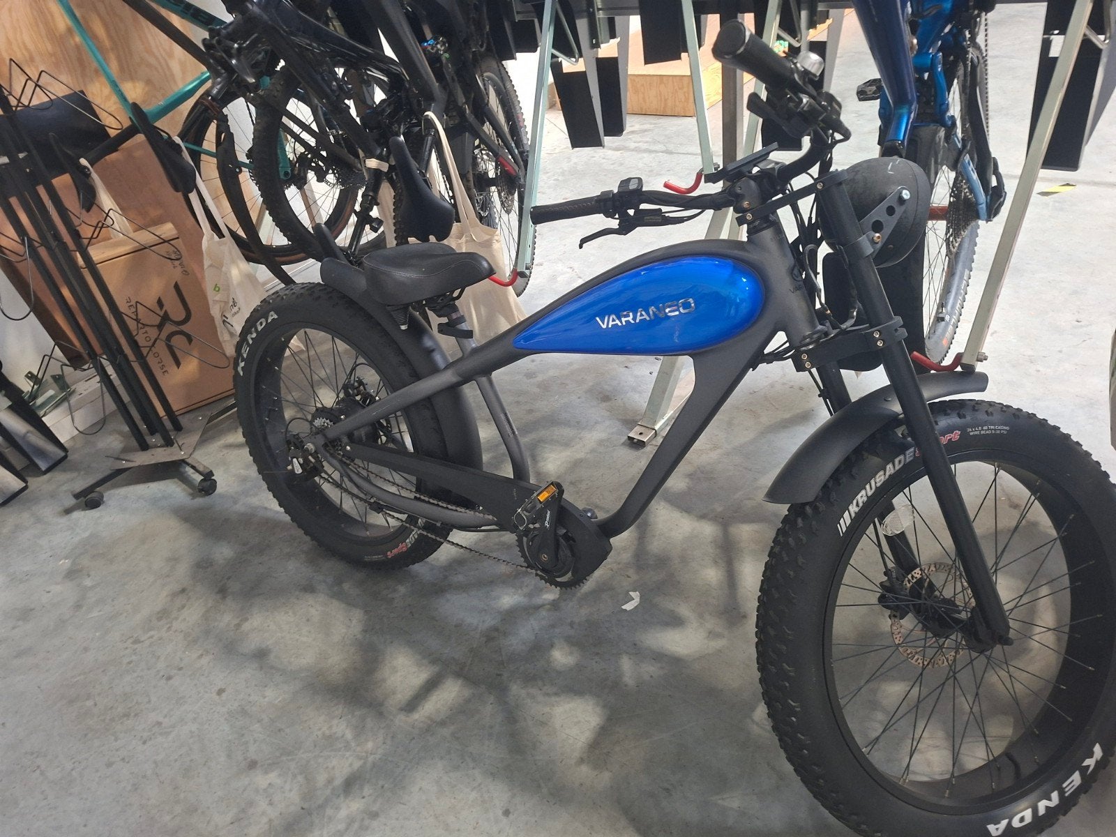 varaneo cafe cruiser elektrische stoere ebike, Ophalen