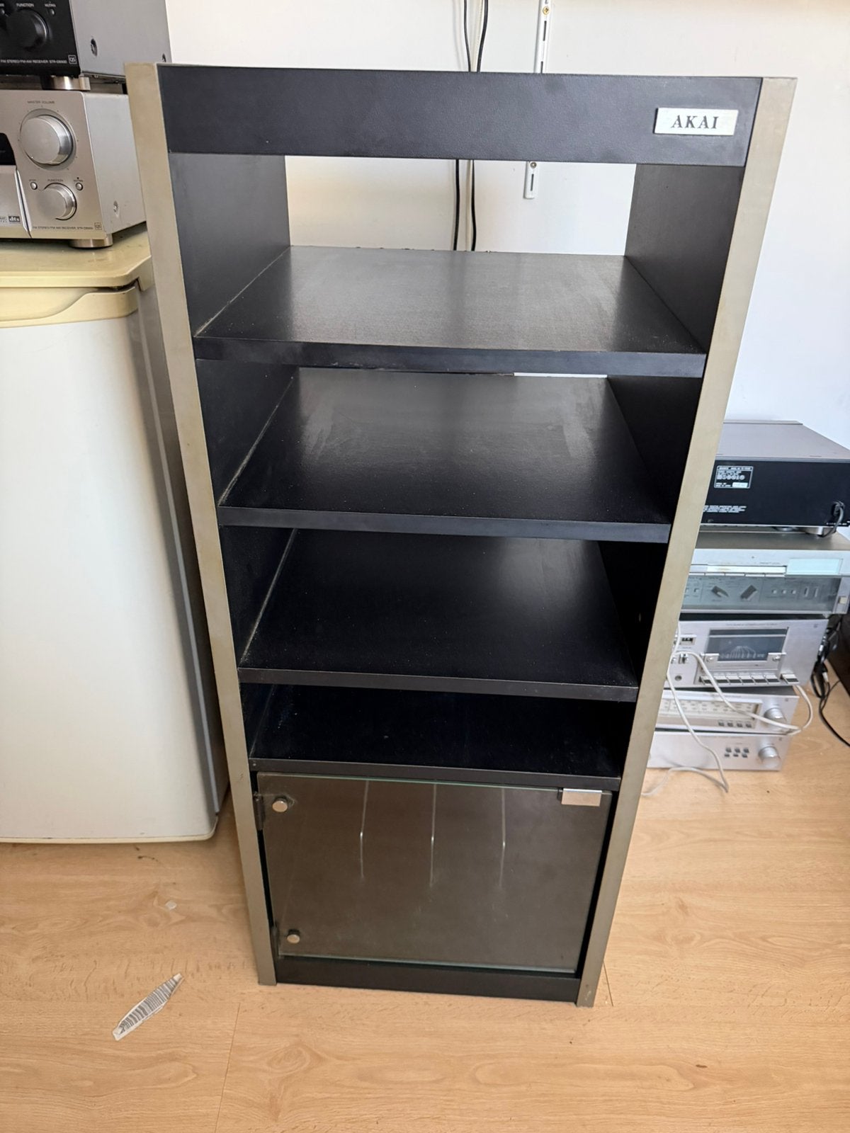 Akai audio rack stereo meubel origineel met glazen deur, Ophalen, Zo goed als nieuw, Akai