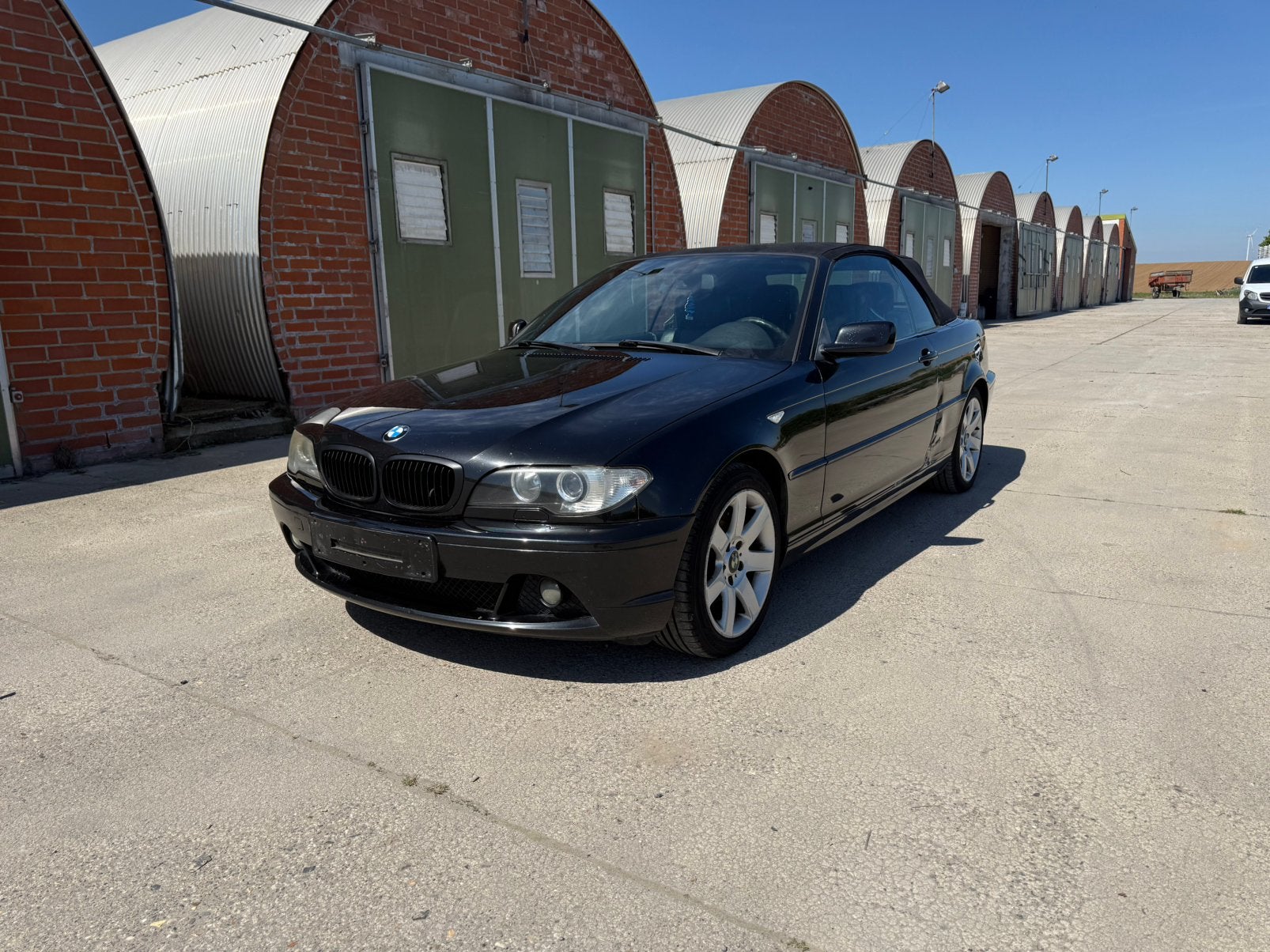 Bmw 323 cabrio 6 cilinders motor 23/11/2006 full Option…, Auto's, BMW, 4 zetels, Zwart, Cabriolet, 230 cc